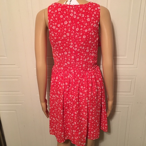 Tommy Hilfiger sleeveless asymmetrical ruffle front NWT - Picture 2 of 4